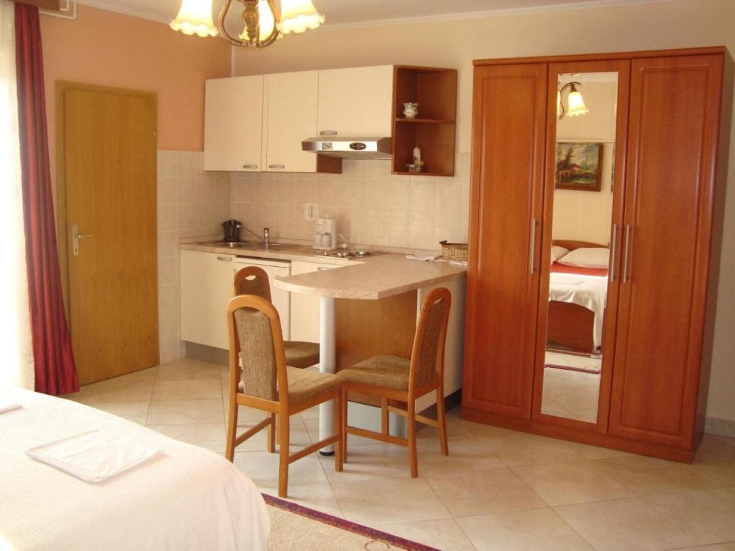 Apartment Marie Omisalj Bagian luar foto